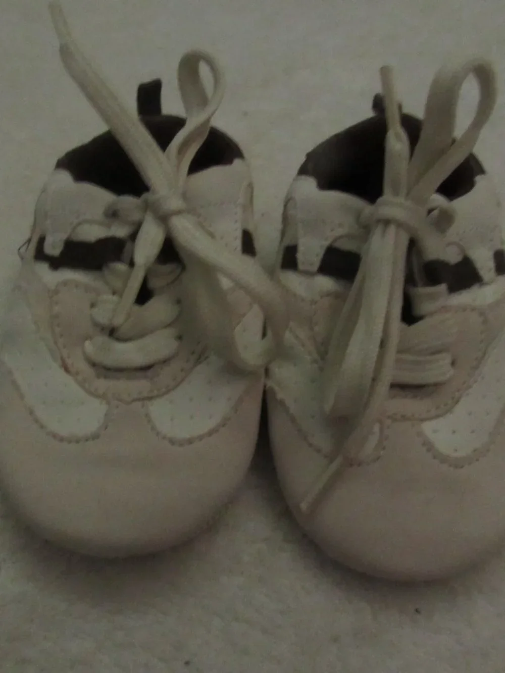 Children's place White/Brown Crib Shoes Size 6-12 months USED